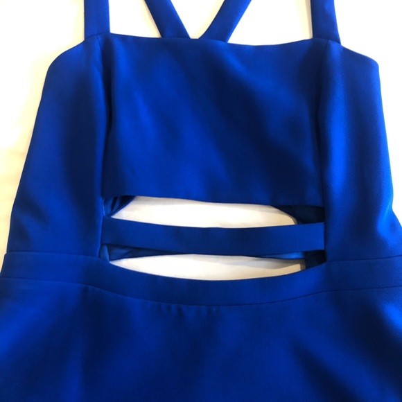 Express dress with cutouts - Picture 4 of 4